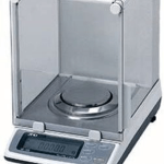 ترازوی AND HR200