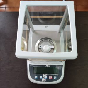 KERN PLJ 2000-3A Scales