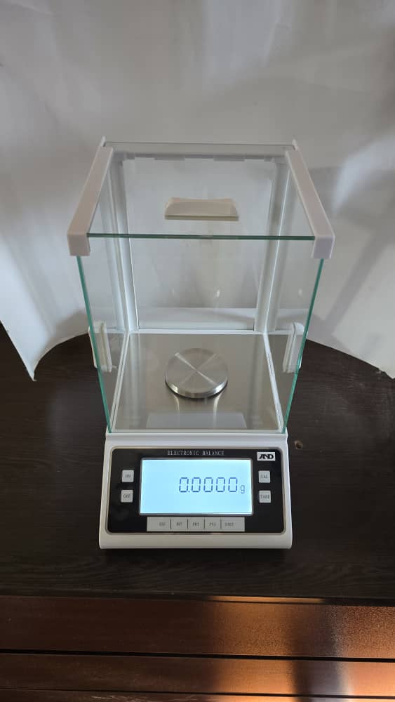 ترازوی چهاررقم اعشار AND HC200 ترازوی چهاررقم اعشار AND HC200
